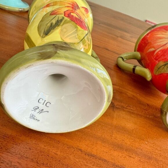 CIC Raymond Waite ceramic Iris coffee mugs - Picture 16 of 16